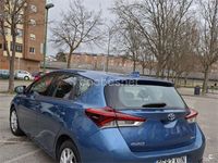 Usado Toyota Auris Hybrid Active 136 CV (100 kW) 2017 Azul Familiar