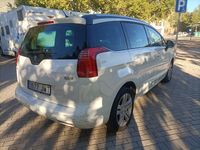 Usado Peugeot 5008 Allure 120 CV (88 kW) 2016 Blanco Monovolumen