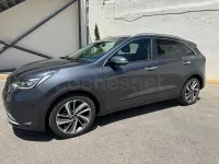 Usado Kia Niro 141 CV (103 kW) 2020 Gris / plata SUV
