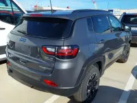 Usado Jeep Compass Trailhawk 240 CV (176 kW) 2022 Gris / plata SUV