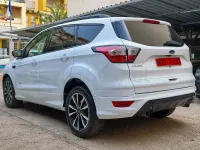 Usado Ford Kuga ST-Line 150 CV (110 kW) 2017 Blanco SUV