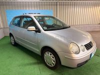 Usado VW Polo Advance 75 CV (55 kW) 2005 Gris / plata Berlina