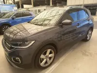 Usado VW T-Cross Sportline 110 CV (80 kW) 2022 Gris / plata SUV