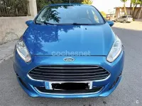 Usado Ford Fiesta Trend 95 CV (69 kW) 2014 Azul Utilitario