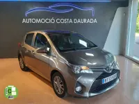 Usado Toyota Yaris Advance 99 CV (72 kW) 2017 Gris Utilitario