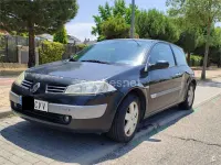 Usado Renault Mégane Dynamique 115 CV (84 kW) 2004 Negro Berlina