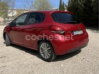 Usado Peugeot 208 Style 100 CV (73 kW) 2017 Rojo Utilitario