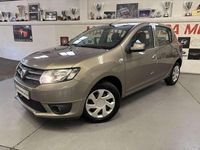 Usado Dacia Sandero Lauréate 90 CV (66 kW) 2015 Gris Utilitario