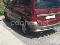 Usado Nissan Serena 75 CV (55 kW) 2000 Granate Monovolumen