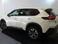 Usado Nissan X-Trail N-Connecta 163 CV (119 kW) 2024 Lunar white metalizado SUV