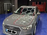 Usado Audi A3 116 CV (85 kW) 2018 Gris / plata Berlina