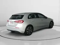 Usado Mercedes A180 109 CV (80 kW) 2021 Gris Utilitario