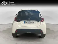 Usado Toyota Yaris 125 CV (91 kW) 2023 Blanco Utilitario