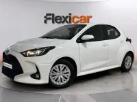 Usado Toyota Yaris Active 111 CV (81 kW) 2020 Blanco Berlina