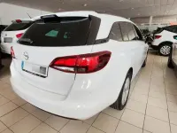 Usado Opel Astra Elegance 122 CV (89 kW) 2020 Blanco Familiar