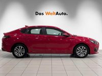 Usado Hyundai i30 120 CV (88 kW) 2019 Rojo Berlina