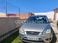 Usado Ford Focus Sport 136 CV (100 kW) 2005 Gris / plata Berlina