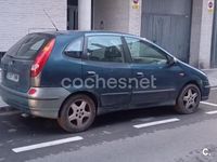 Usado Nissan Almera Tino Comfort 114 CV (83 kW) 2001 Azul Monovolumen