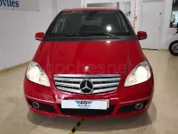 Usado Mercedes A180 Style 109 CV (80 kW) 2012 Rojo Utilitario