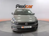 Usado VW Polo Advance 75 CV (55 kW) 2018 Gris Utilitario