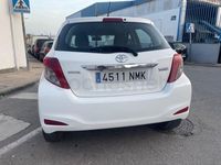 Occasion Toyota Yaris Active 90 ch (66 kW) 2014 Blanc Citadine