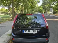 Usado Ford Fiesta 70 CV (51 kW) 2006 Negro Utilitario