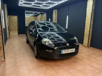 Käytetty Fiat Punto Easy 75 HP (55 kW) 2013 Musta Viistoperä