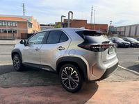 Usado Toyota Yaris Cross Plus 116 CV (85 kW) 2022 Gris / plata SUV