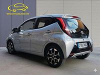 Usado Toyota Aygo X-play 72 CV (52 kW) 2020 Gris / plata Utilitario