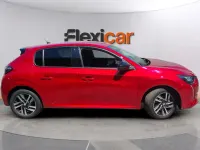 Usado Peugeot 208 Allure 101 CV (74 kW) 2023 Granate Utilitario
