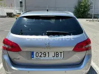 Usado Peugeot 308 SW Allure 130 CV (95 kW) 2014 Gris / plata Familiar