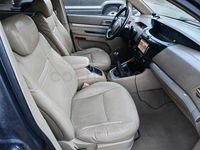 Usado Ssangyong (KGM) Rodius 165 CV (121 kW) 2010 Gris / plata Monovolumen