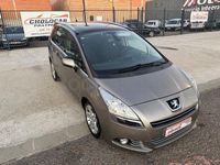 Usado Peugeot 5008 Active 115 CV (84 kW) 2012 Marrón Monovolumen