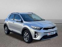Usado Kia Stonic 101 CV (74 kW) 2024 Plateado SUV