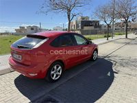 Usado Ford Focus Trend 109 CV (80 kW) 2010 Rojo Berlina