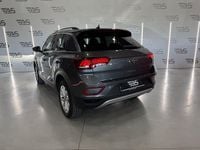 Usado VW T-Roc Life 150 CV (110 kW) 2024 Gris SUV