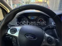 Usado Ford Focus Trend 95 CV (69 kW) 2011 Rojo Berlina