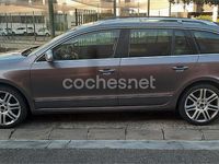 Usado Skoda Superb Exclusive 140 CV (102 kW) 2011 Violeta / lila Familiar