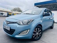 Usado Hyundai i20 84 CV (61 kW) 2014 Azul Utilitario