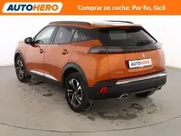 Usado Peugeot 2008 Allure 131 CV (96 kW) 2020 Naranja SUV