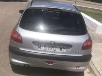 Usado Peugeot 206 70 CV (51 kW) 1999 Gris / plata Utilitario