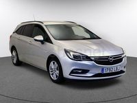 Usado Opel Astra Selective 110 CV (80 kW) 2019 Gris / plata Berlina