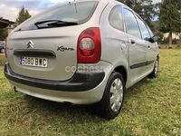 Usado Citroën Xsara Picasso Exclusive 117 CV (86 kW) 2002 Gris / plata Monovolumen