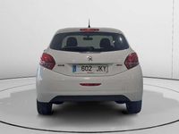 Usado Peugeot 208 Active 83 CV (61 kW) 2015 Blanco Utilitario