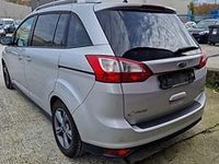 Usado Ford Grand C-Max Trend+ 125 CV (91 kW) 2018 Gris Monovolumen