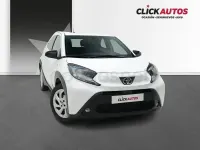 Usado Toyota Aygo X Play 72 CV (52 kW) 2026 Blanco SUV