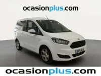 Begagnad Ford Tourneo Courier Trend 102 HK (75 kW) 2018 Vit Minibuss