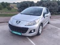 Usado Peugeot 207 Active 70 CV (51 kW) 2011 Gris / plata Berlina