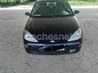 Käytetty Ford Focus Trend 90 HP (66 kW) 2001 Sininen Sedan