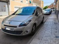 Usado Renault Grand Scénic II Dynamique 130 CV (95 kW) 2009 Beige Monovolumen